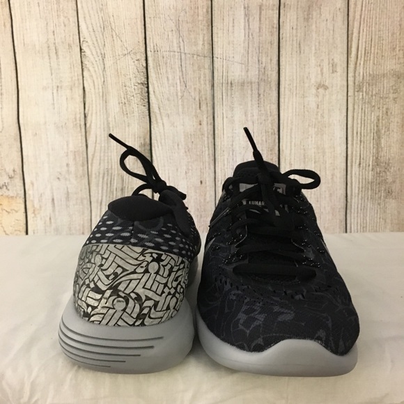 Nike Running Shoes - Picture 5 of 6